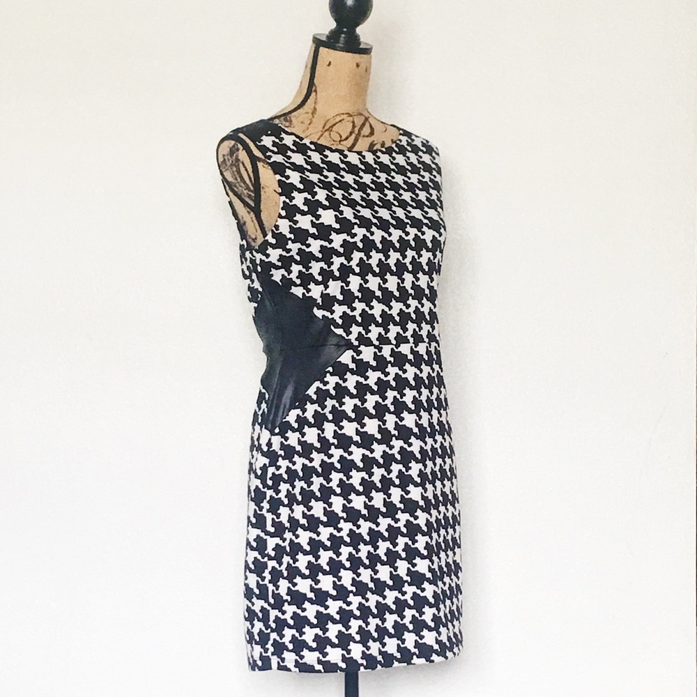 Stitch Btween Houndstooth Sheath Dress